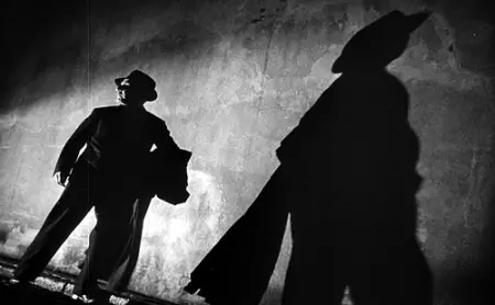 How Lighting Shapes Emotion in Modern Cinematography